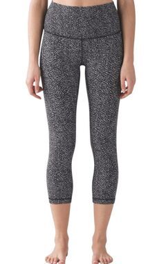 LULULEMON ATHLETICA Wunder Under Crop Size 8